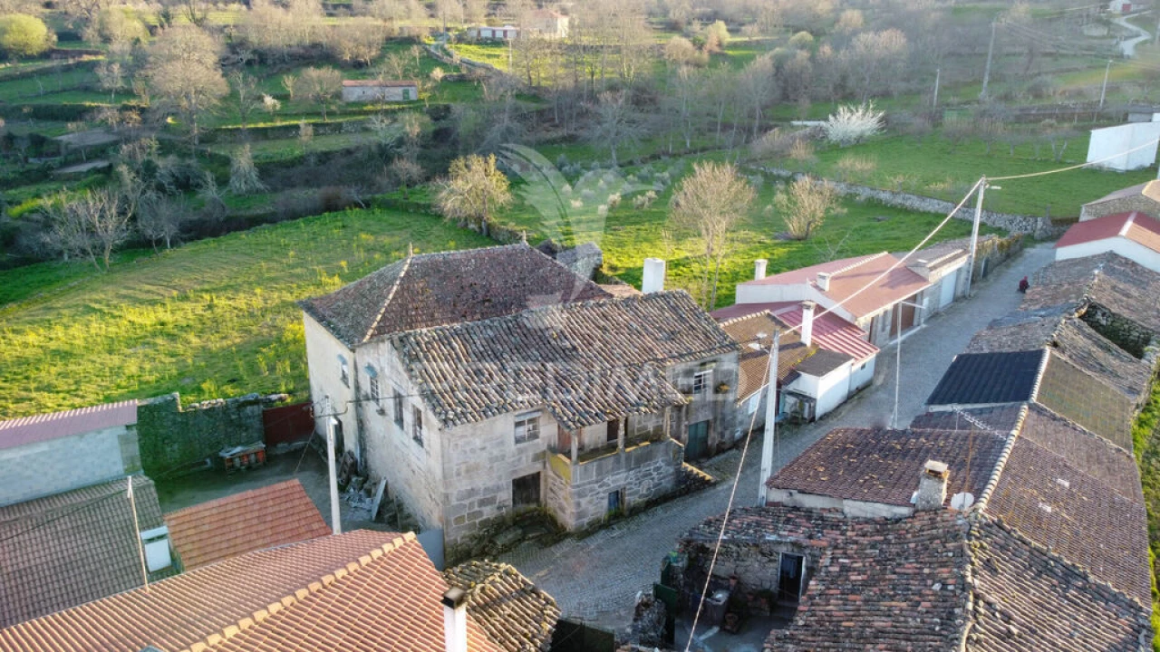 Moradia T2 para Venda em Torre do Terrenho, Sebadelhe da Serra e Terrenho Foto 6