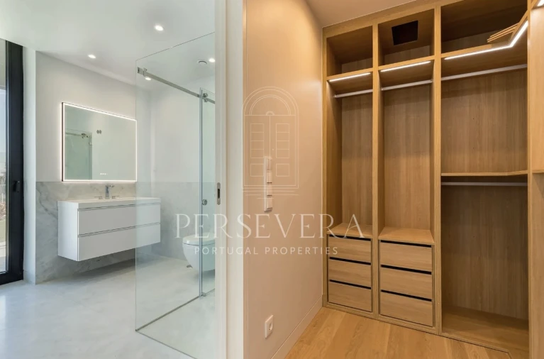 Moradia T5 para Venda em Santa Maria e São Miguel, São Martinho, São Pedro Penaferrim Foto 15