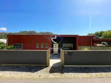 Moradia T3 para Venda em Arcos de Valdevez (São Paio) e Giela