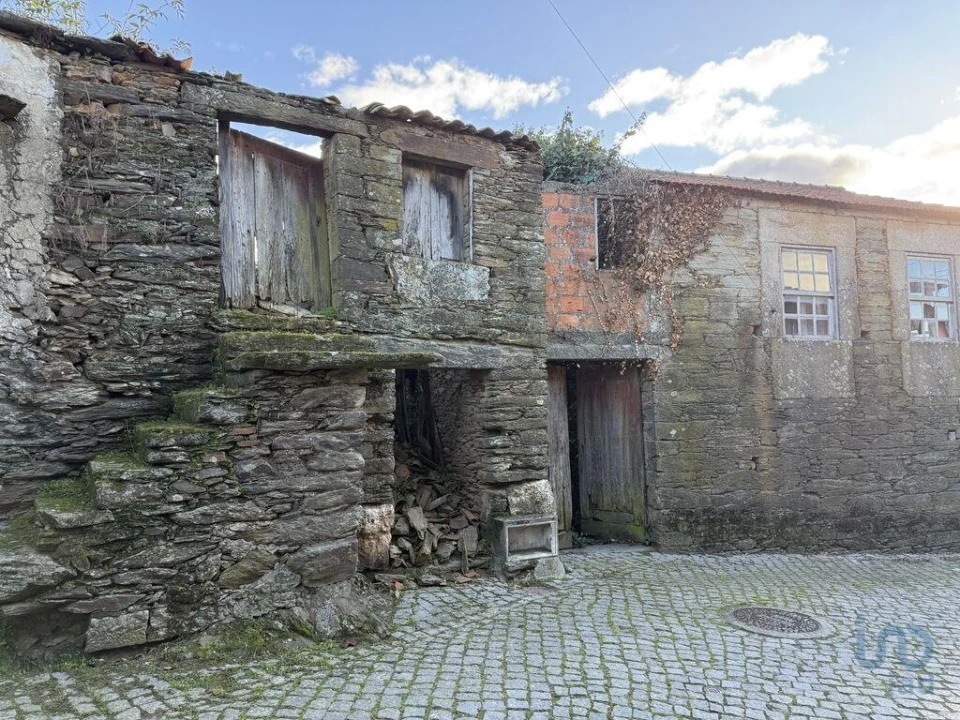 Moradia T4 para Venda em Galafura e Covelinhas Foto 7