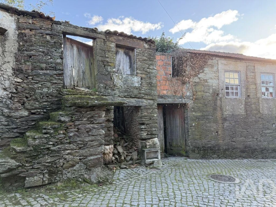 Moradia T4 para Venda em Galafura e Covelinhas Foto 17