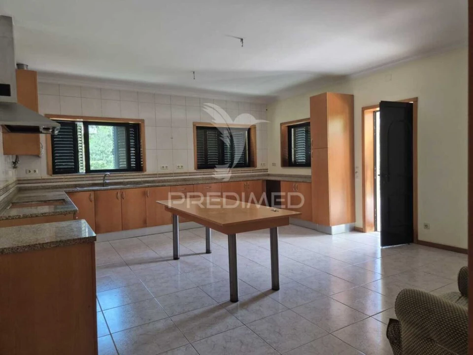 Moradia T4 para Venda em Lago Foto 2