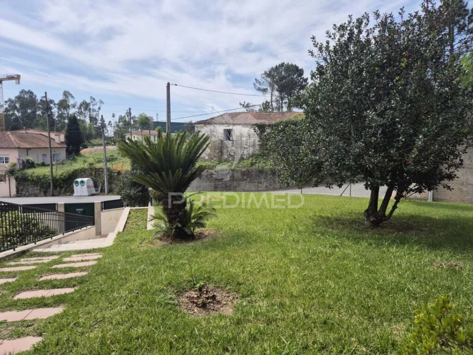 Moradia T4 para Venda em Lago Foto 20