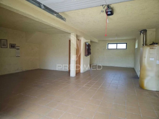 Moradia T4 para Venda em Lago Foto 16