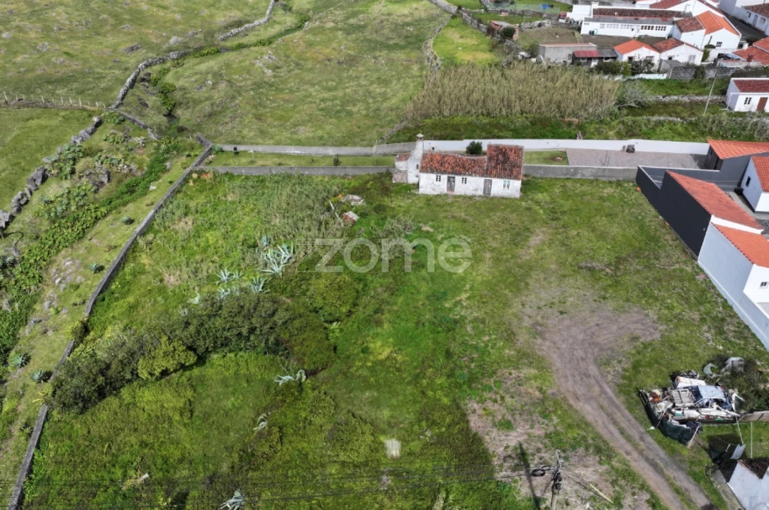 Moradia T3 para Venda em Vila do Porto Foto 11