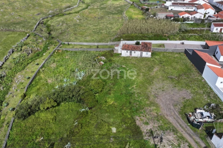 Moradia T3 para Venda em Vila do Porto Foto 11