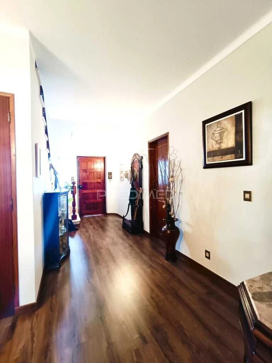 Moradia T5 para Venda em Nossa Senhora das Misericordias Foto 3