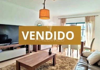Apartamento T3 para Venda em Quelfes
