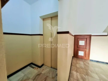 Apartamento T3 para Venda em Quelfes