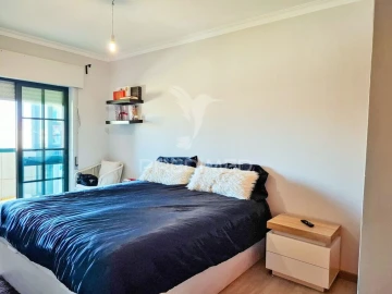 Apartamento T3 para Venda em Quelfes