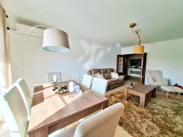 Apartamento T3 para Venda em Quelfes