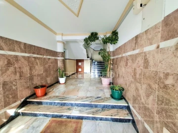 Apartamento T3 para Venda em Quelfes