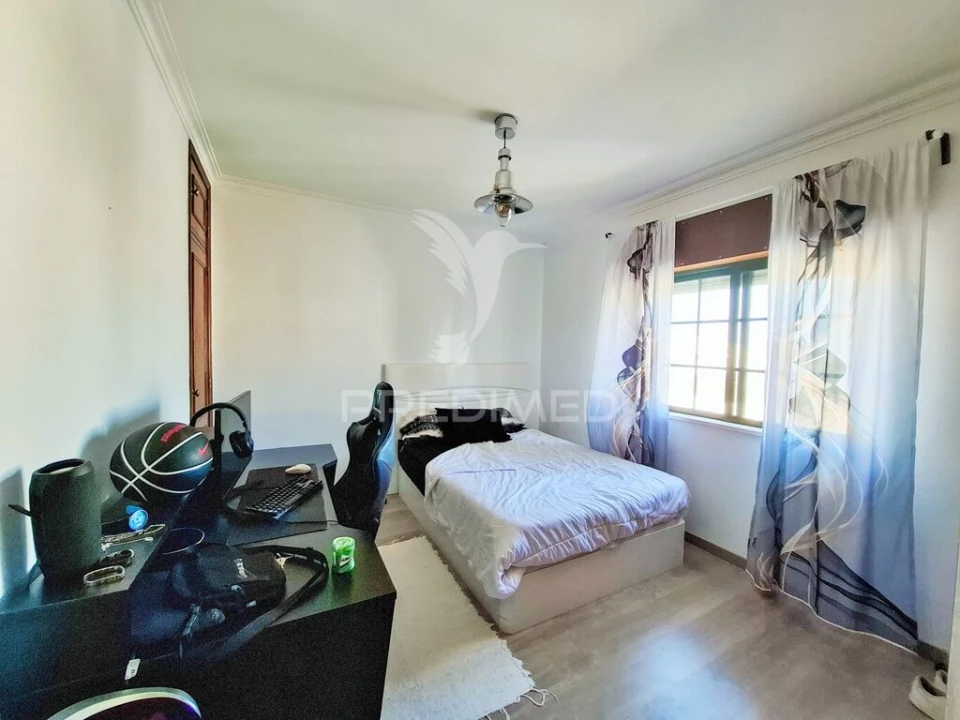 Apartamento T3 para Venda em Quelfes Foto 11