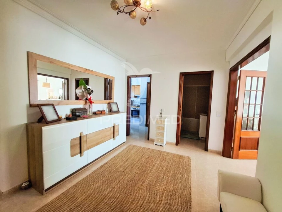 Apartamento T3 para Venda em Quelfes Foto 7