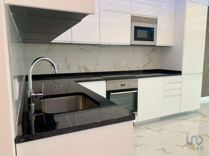 Apartamento T2 para Venda em Quarteira Foto 4