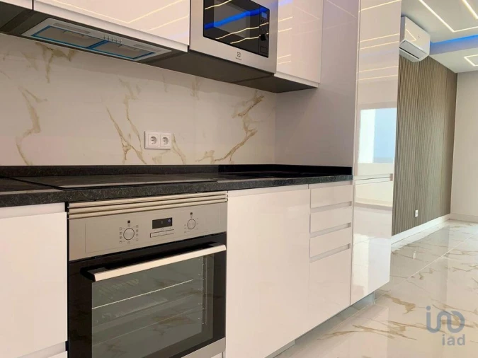 Apartamento T2 para Venda em Quarteira Foto 3