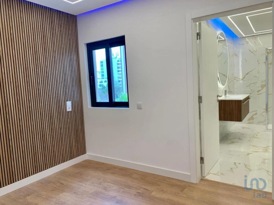 Apartamento T2 para Venda em Quarteira Foto 13