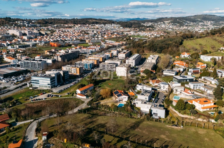 Moradia T4 para Venda em Nogueiró e Tenões Foto 51