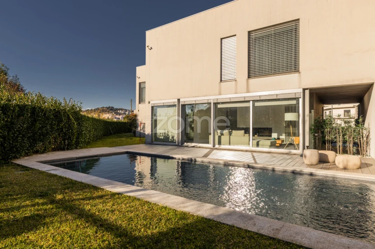 Moradia T4 para Venda em Nogueiró e Tenões Foto 2