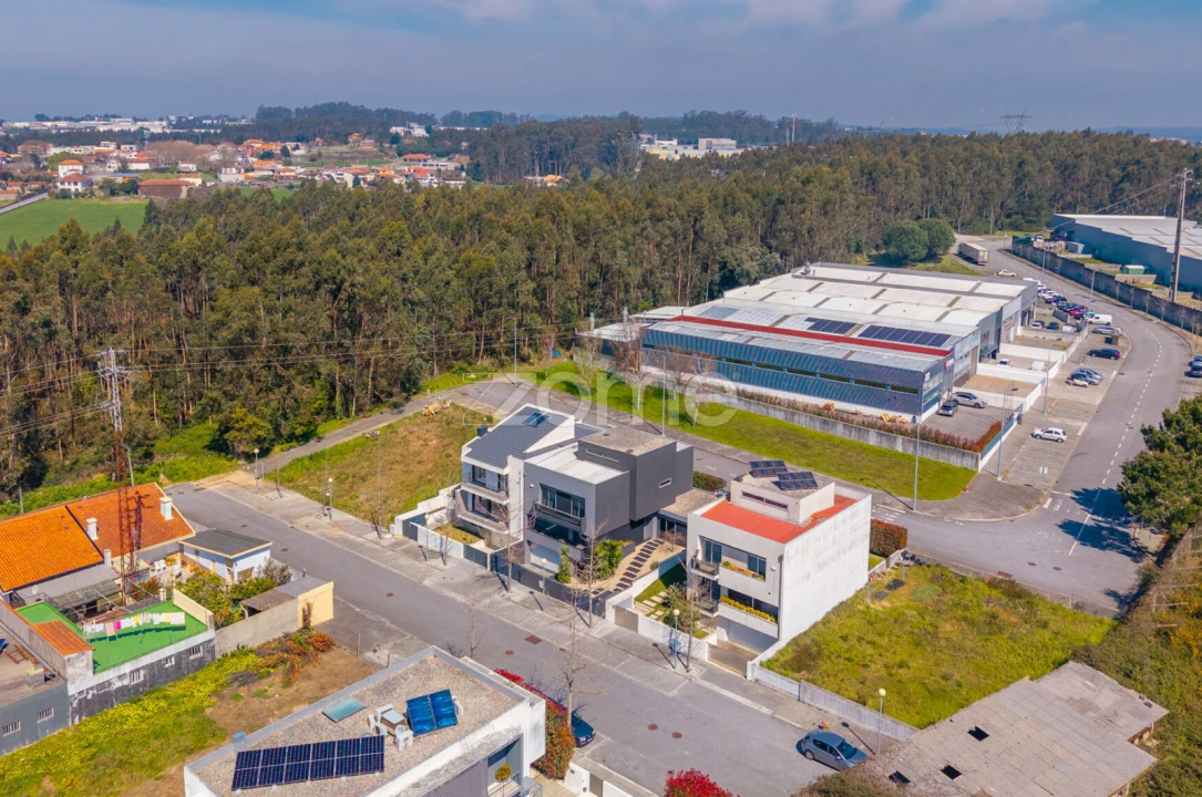 Moradia T4 para Venda em Cidade da Maia Foto 5
