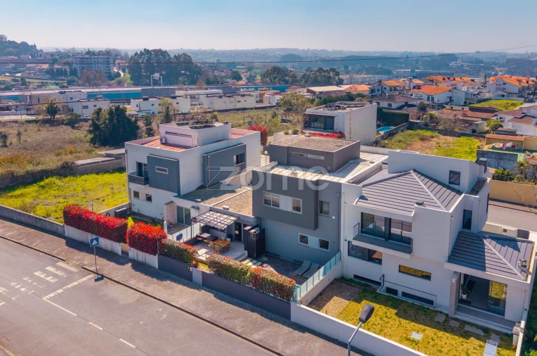 Moradia T4 para Venda em Cidade da Maia Foto 4