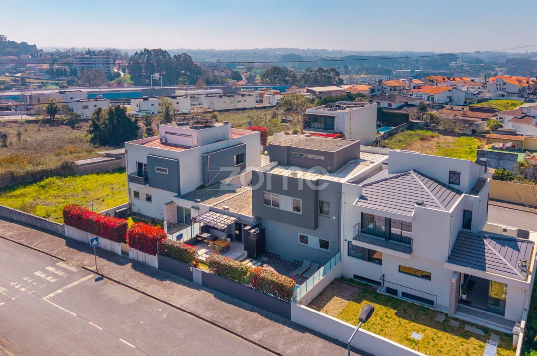 Moradia T4 para Venda em Cidade da Maia Foto 4