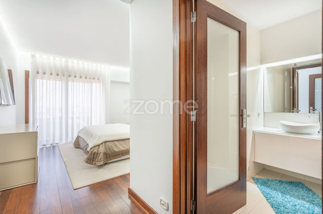 Moradia T4 para Venda em Cidade da Maia Foto 30