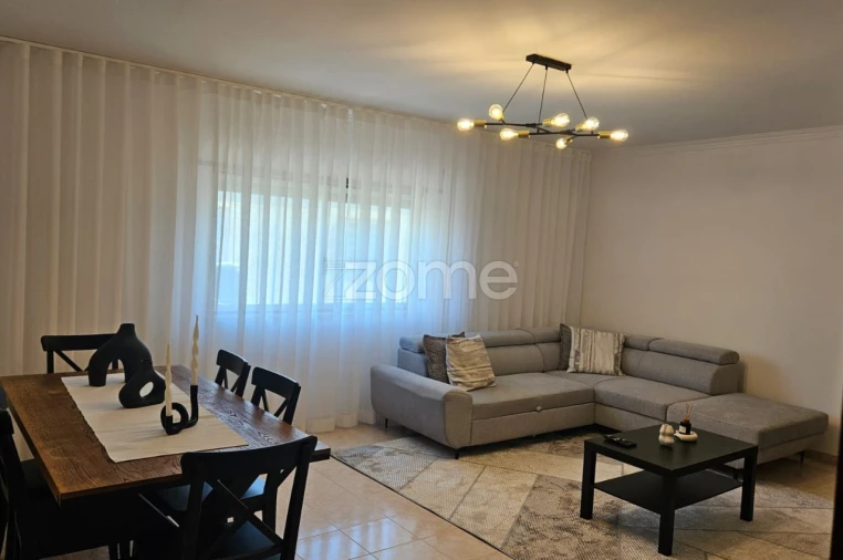 Apartamento T3 para Arrendamento em Algueirão-Mem Martins Foto 1