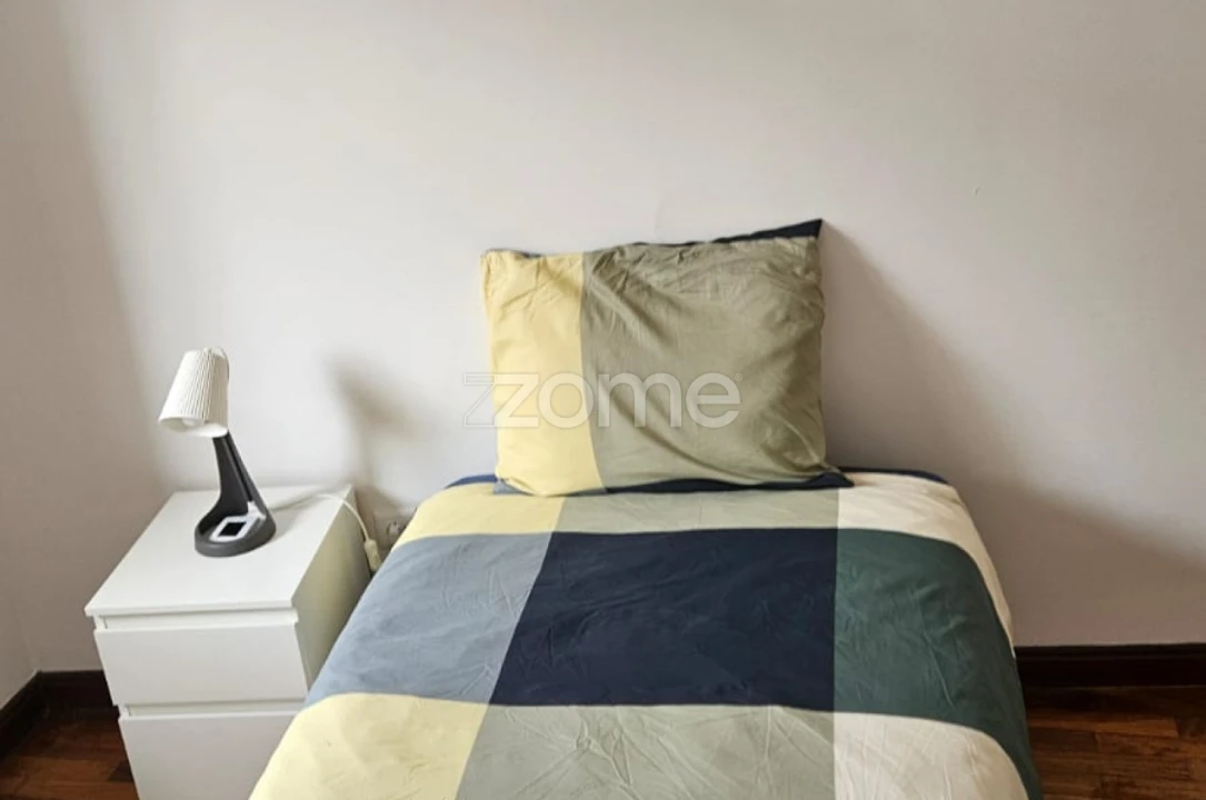 Apartamento T3 para Arrendamento em Algueirão-Mem Martins Foto 11