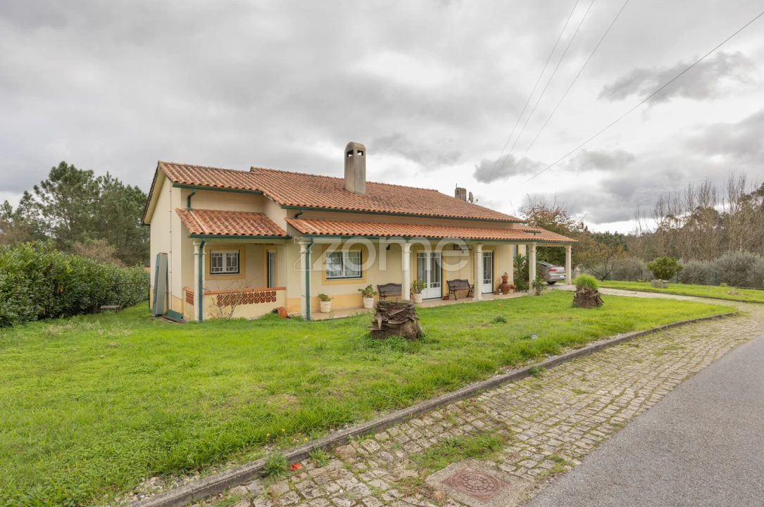 Moradia T3 para Venda em Santiago e São Simão de Litém e Albergaria dos Doze Foto 45