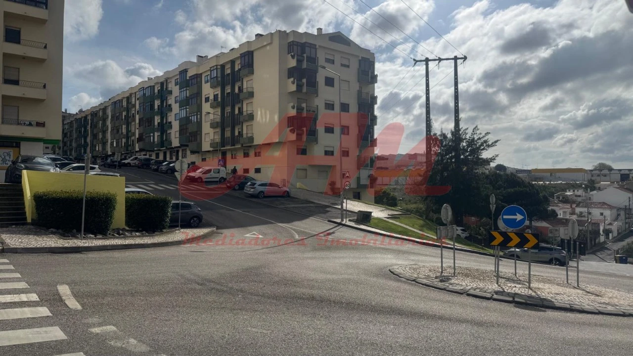 Garagem para Venda em Cacém e São Marcos Foto 5