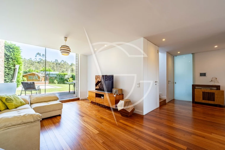 Moradia T3 para Venda em Água Longa Foto 2