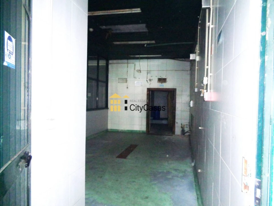 Loja para Arrendamento em Rio Tinto Foto 7