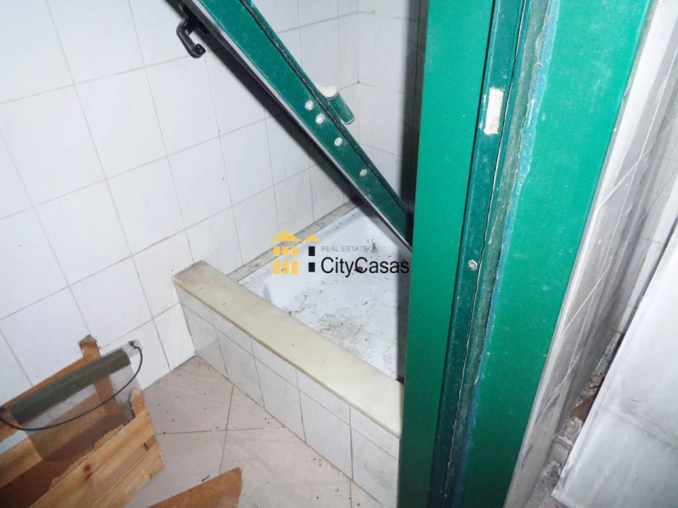 Loja para Arrendamento em Rio Tinto Foto 16