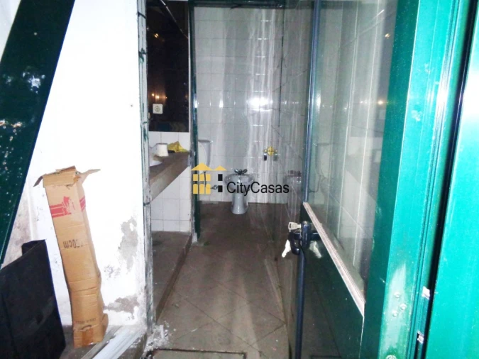 Loja para Arrendamento em Rio Tinto Foto 9