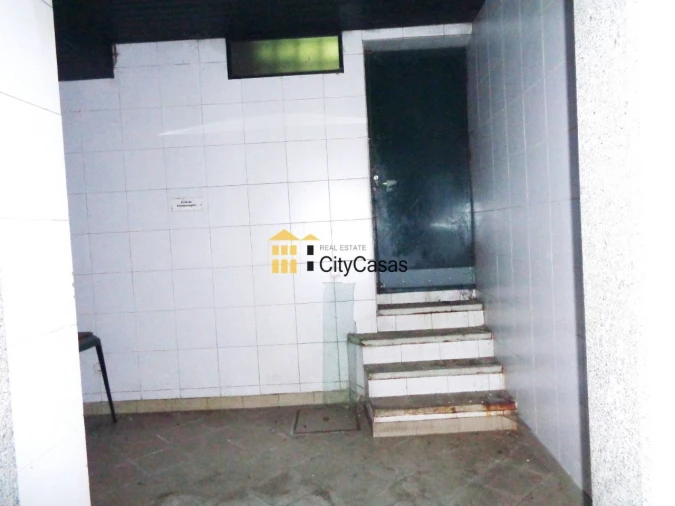 Loja para Arrendamento em Rio Tinto Foto 14