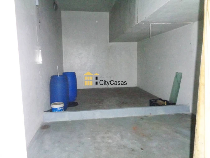 Loja para Arrendamento em Rio Tinto Foto 11