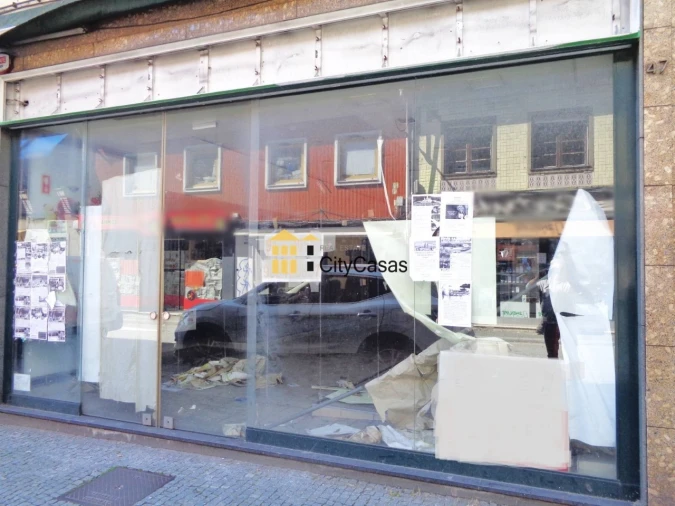 Loja para Arrendamento em Rio Tinto Foto 1