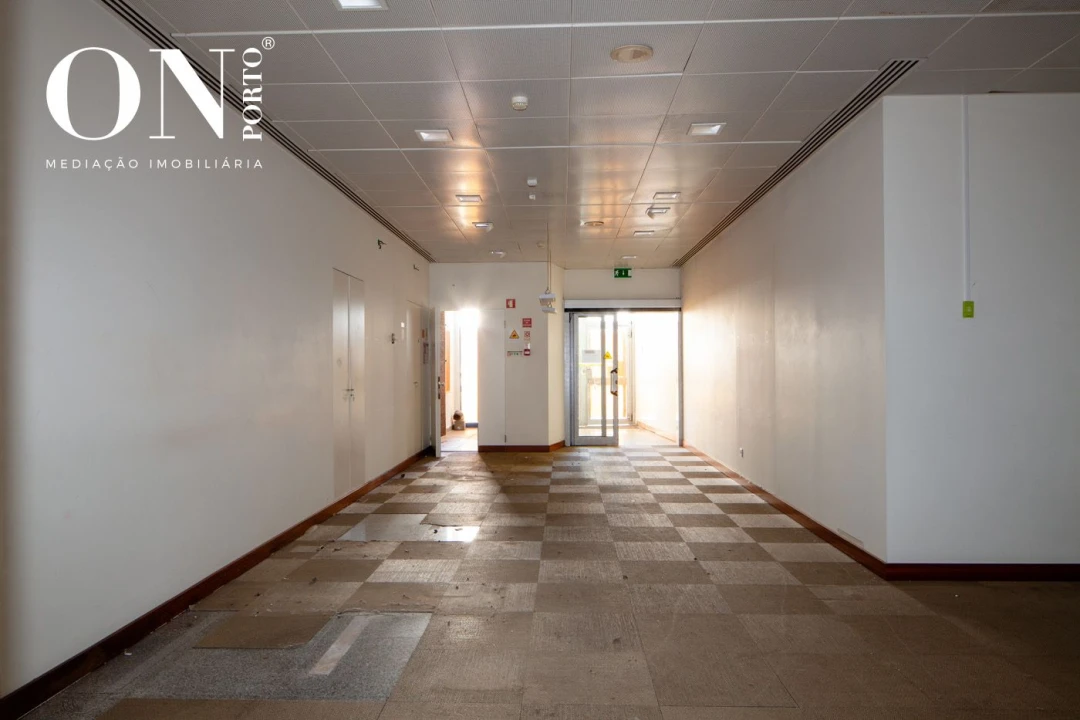 Loja para Arrendamento em Aldoar, Foz do Douro e Nevogilde Foto 2