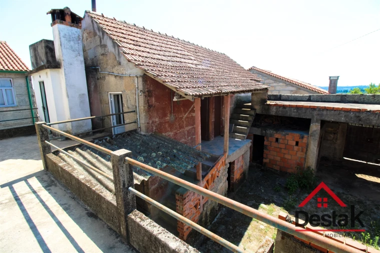 Moradia T4 para Venda em Senhorim Foto 6