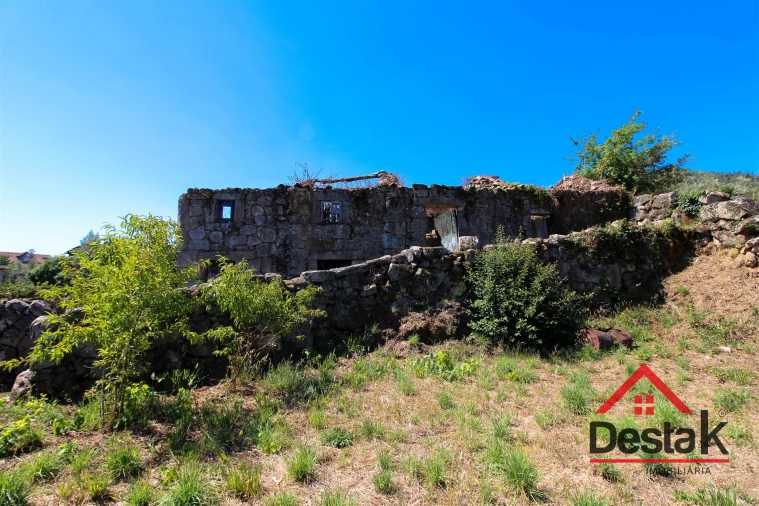 Moradia T2 para Venda em Fataunços e Figueiredo das Donas