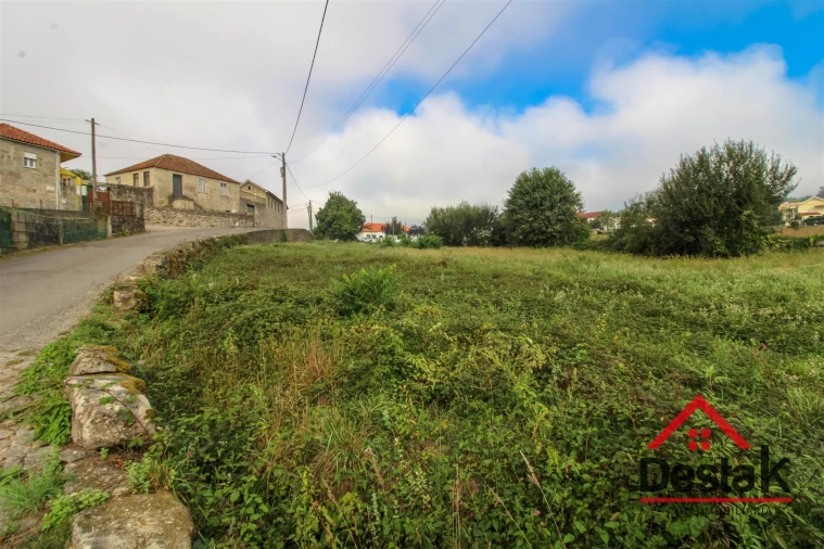 Terreno para Venda em Santa Cruz da Trapa e São Cristóvão de Lafões Foto 3