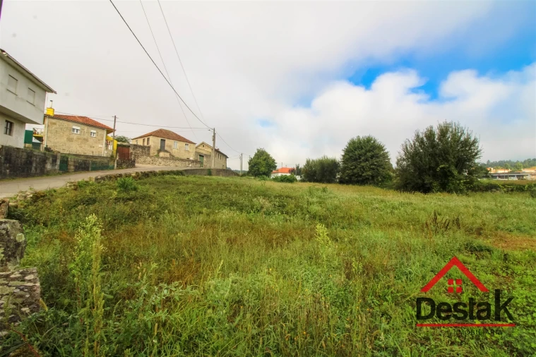 Terreno para Venda em Santa Cruz da Trapa e São Cristóvão de Lafões Foto 2