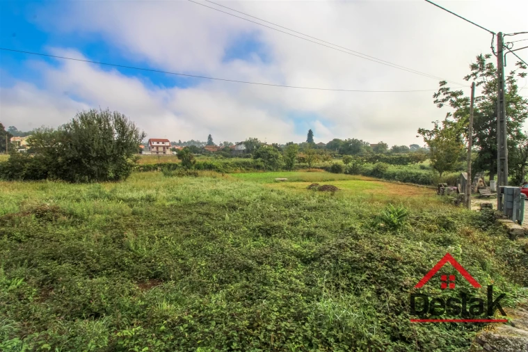 Terreno para Venda em Santa Cruz da Trapa e São Cristóvão de Lafões Foto 4