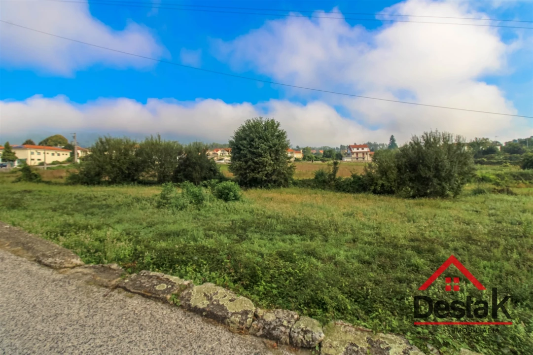 Terreno para Venda em Santa Cruz da Trapa e São Cristóvão de Lafões Foto 10