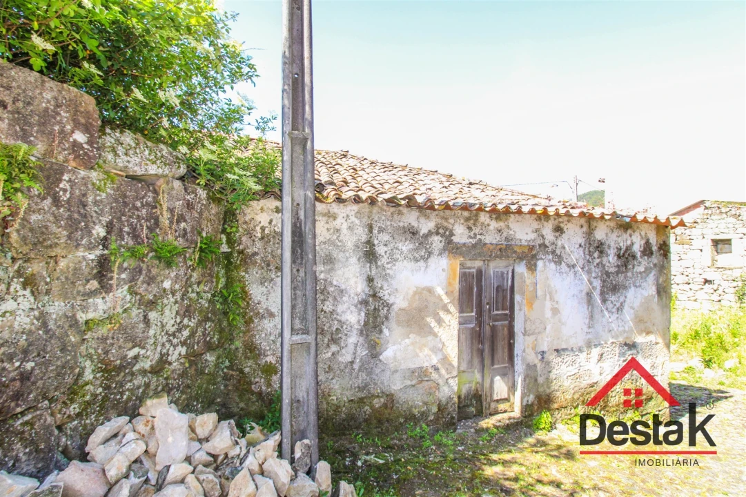 Moradia T3 para Venda em Destriz e Reigoso Foto 11