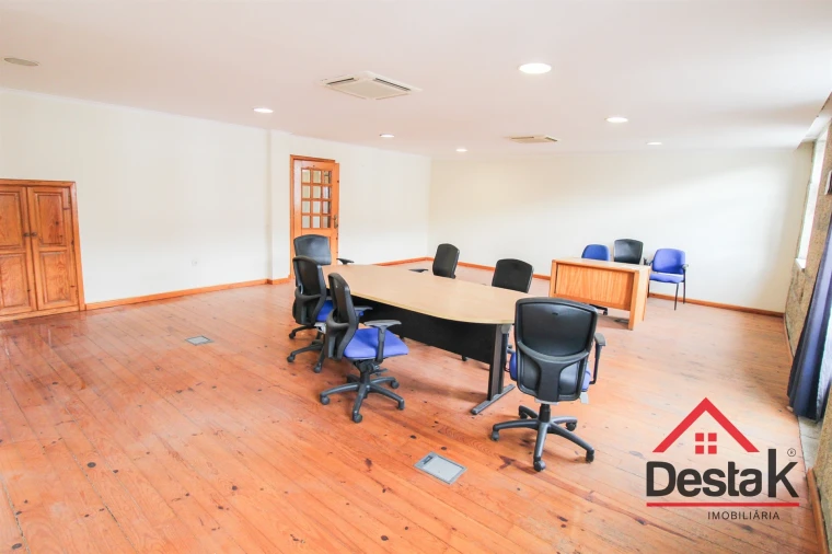 Prédio para Venda em Vouzela e Paços de Vilharigues Foto 15