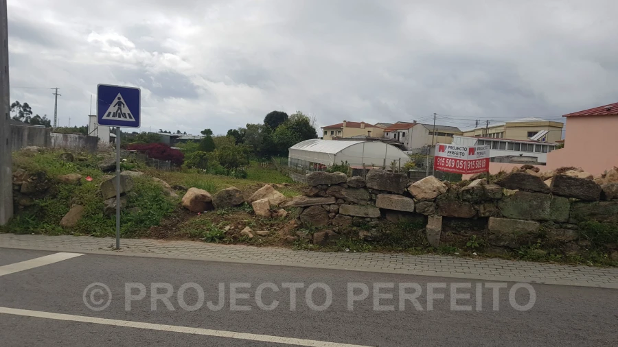 Terreno para Venda em Paços de Brandão Foto 3