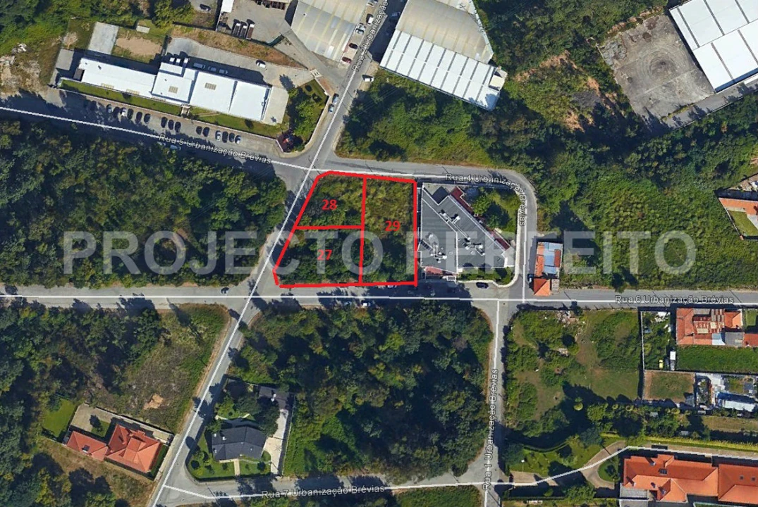Terreno para Venda em Paços de Brandão Foto 1