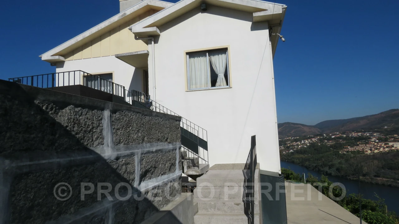 Quinta T3 para Venda em Raiva, Pedorido e Paraíso Foto 16